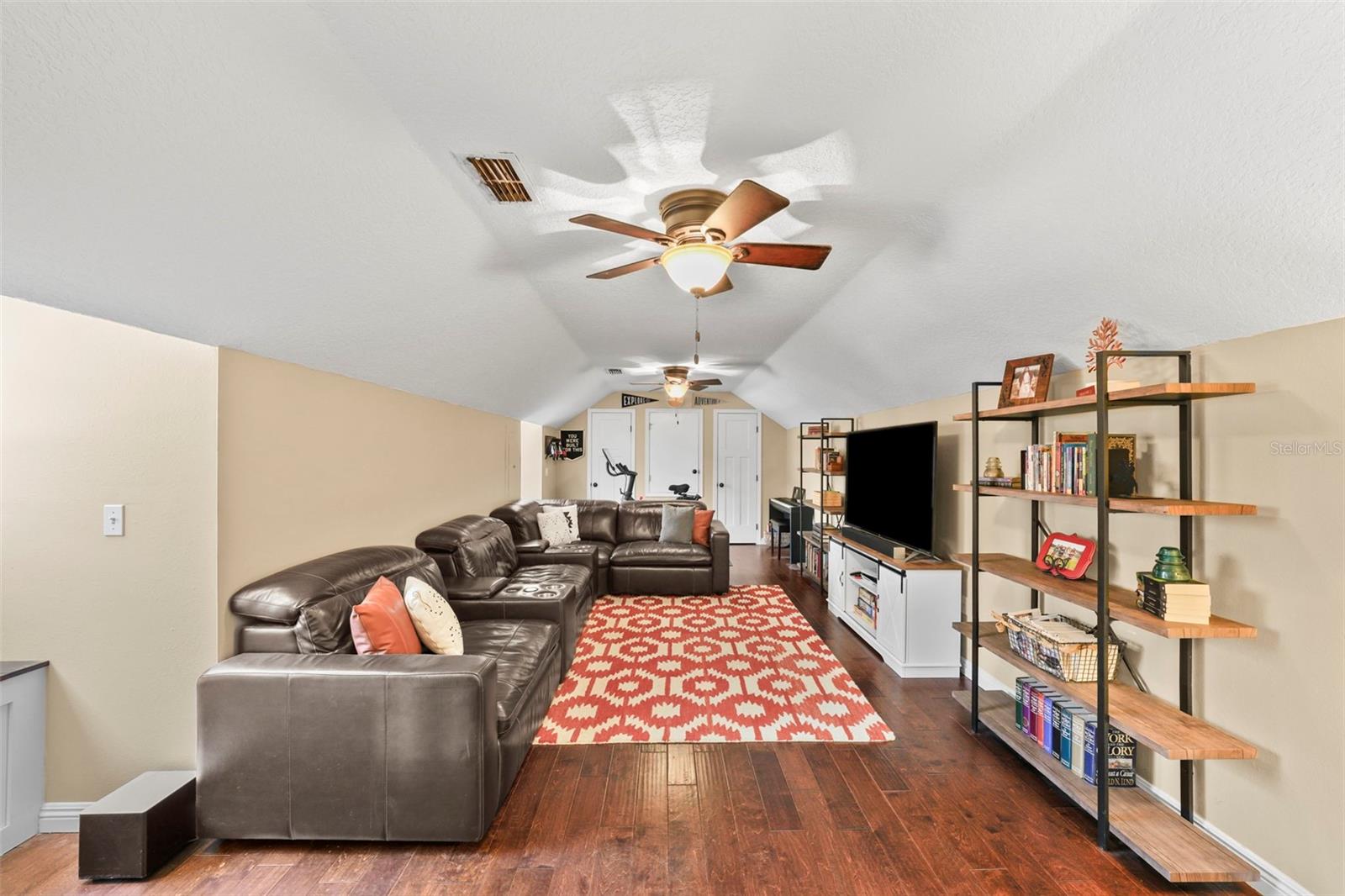 Listing photo id 12 for 808 Old Welcome Road