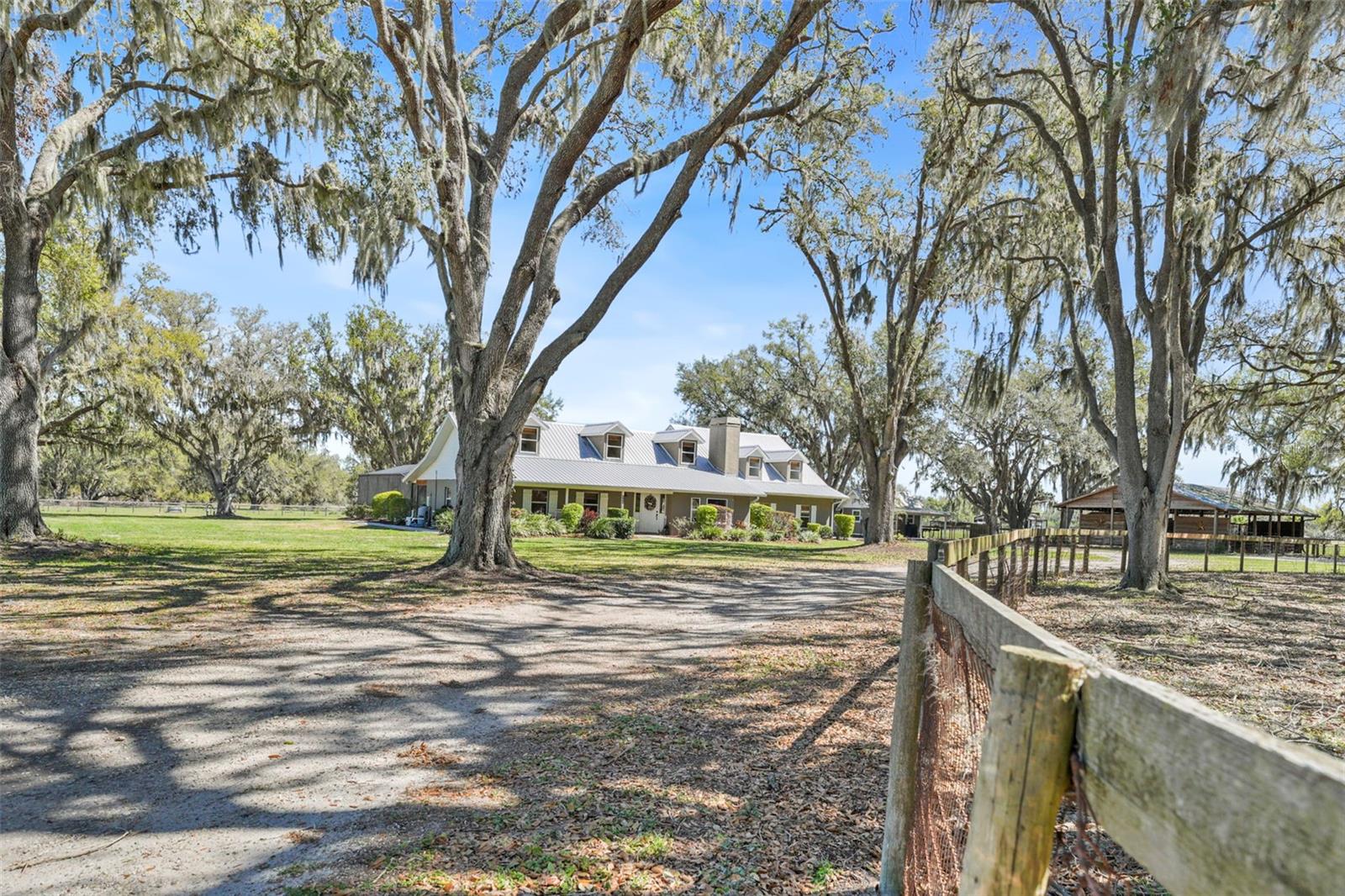 Listing photo id 1 for 808 Old Welcome Road