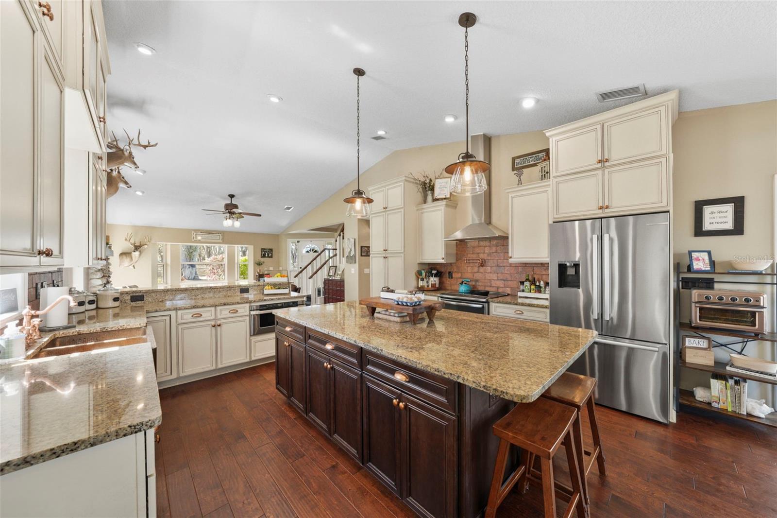 Listing photo id 4 for 808 Old Welcome Road