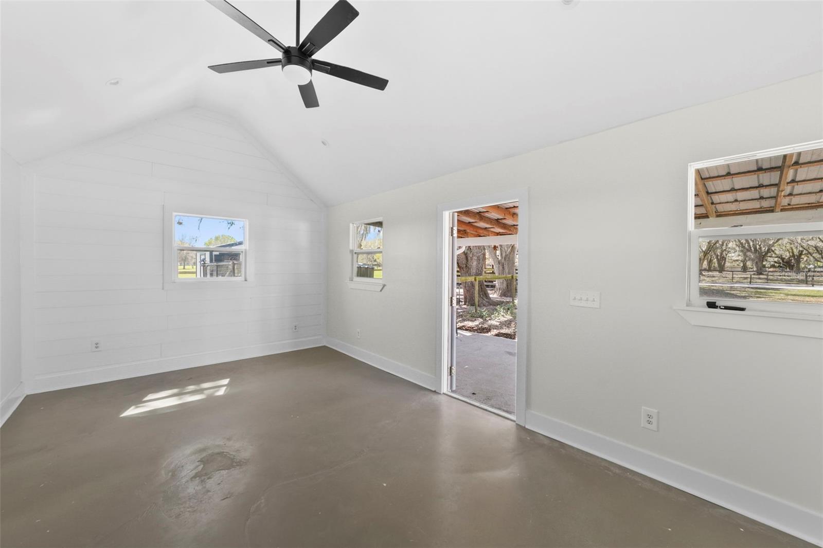 Listing photo id 64 for 808 Old Welcome Road