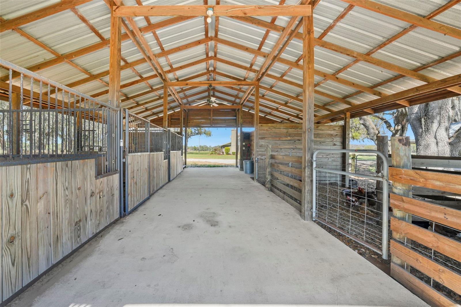 Listing photo id 70 for 808 Old Welcome Road