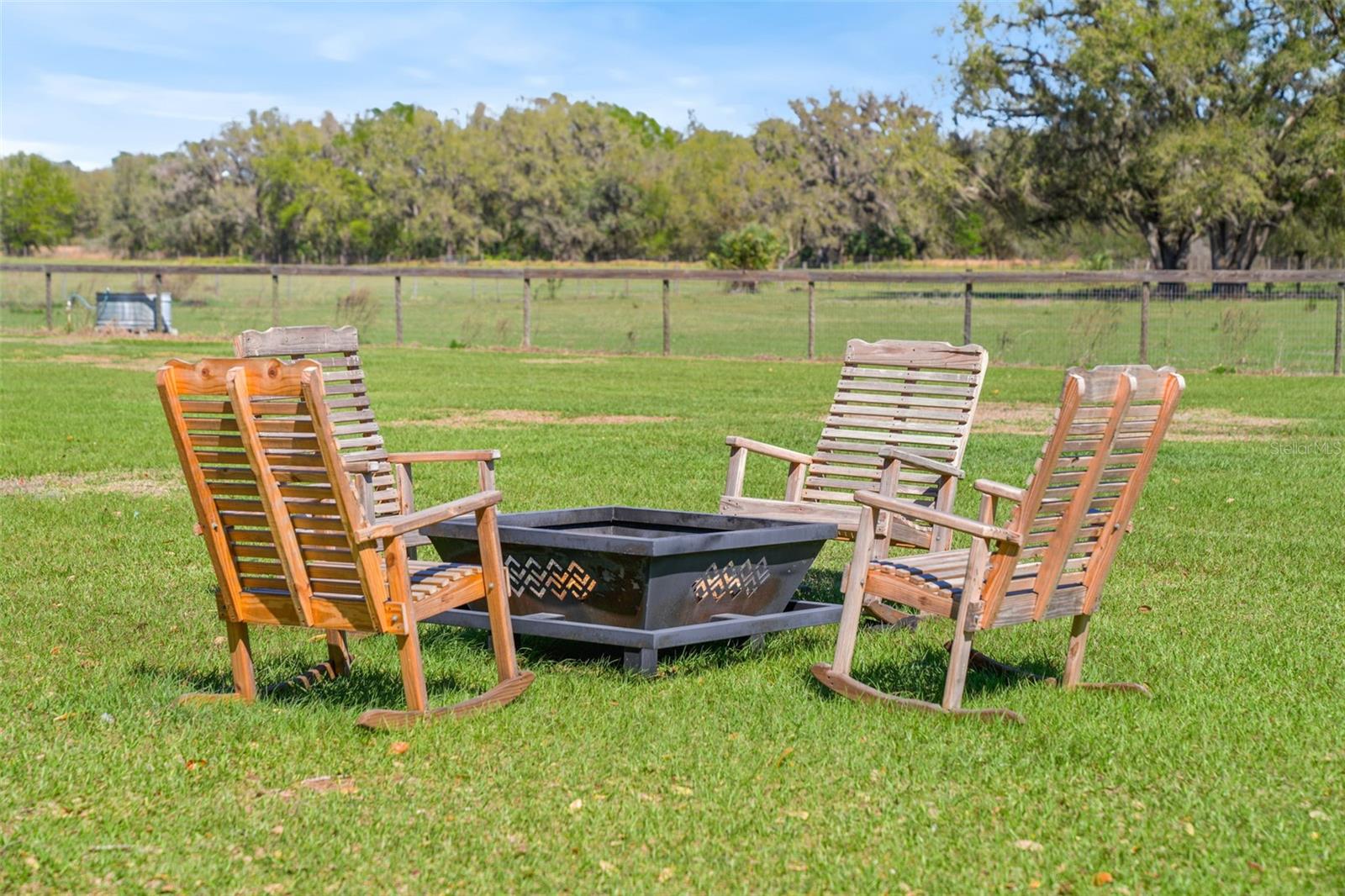 Listing photo id 79 for 808 Old Welcome Road