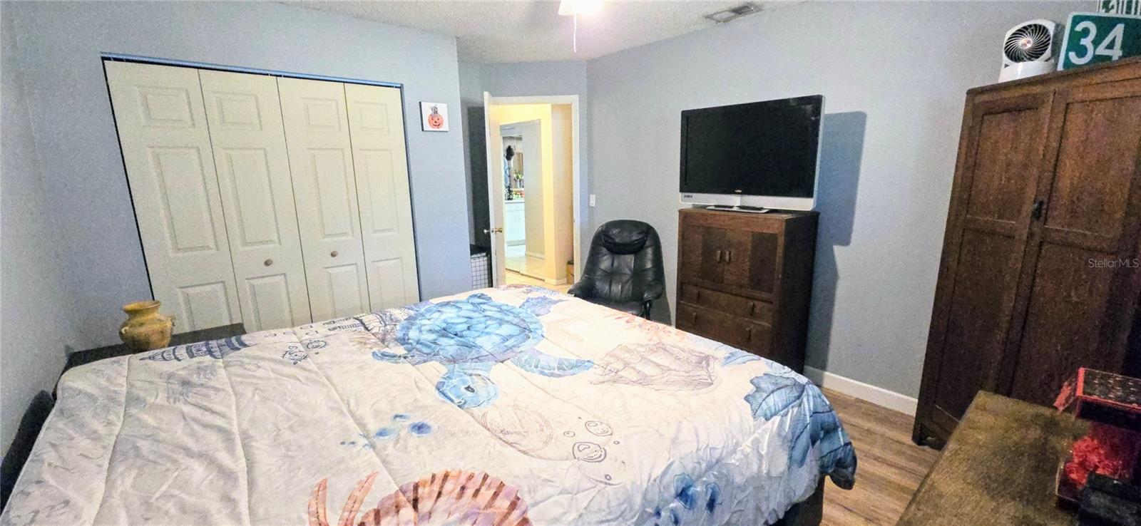 Image 14 of 25 For 652 37th Street N