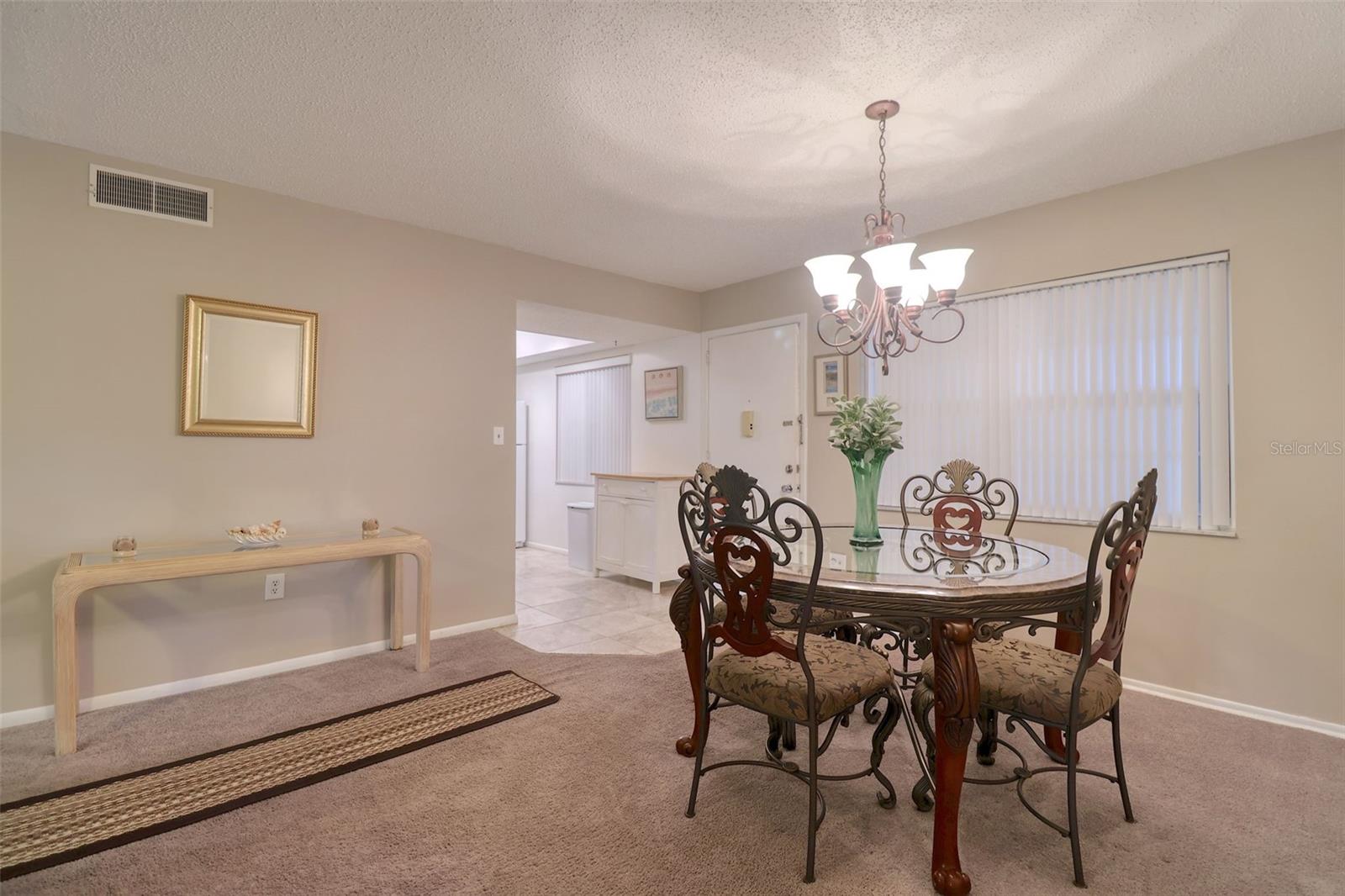 Listing photo id 7 for 865 Virginia Court 106