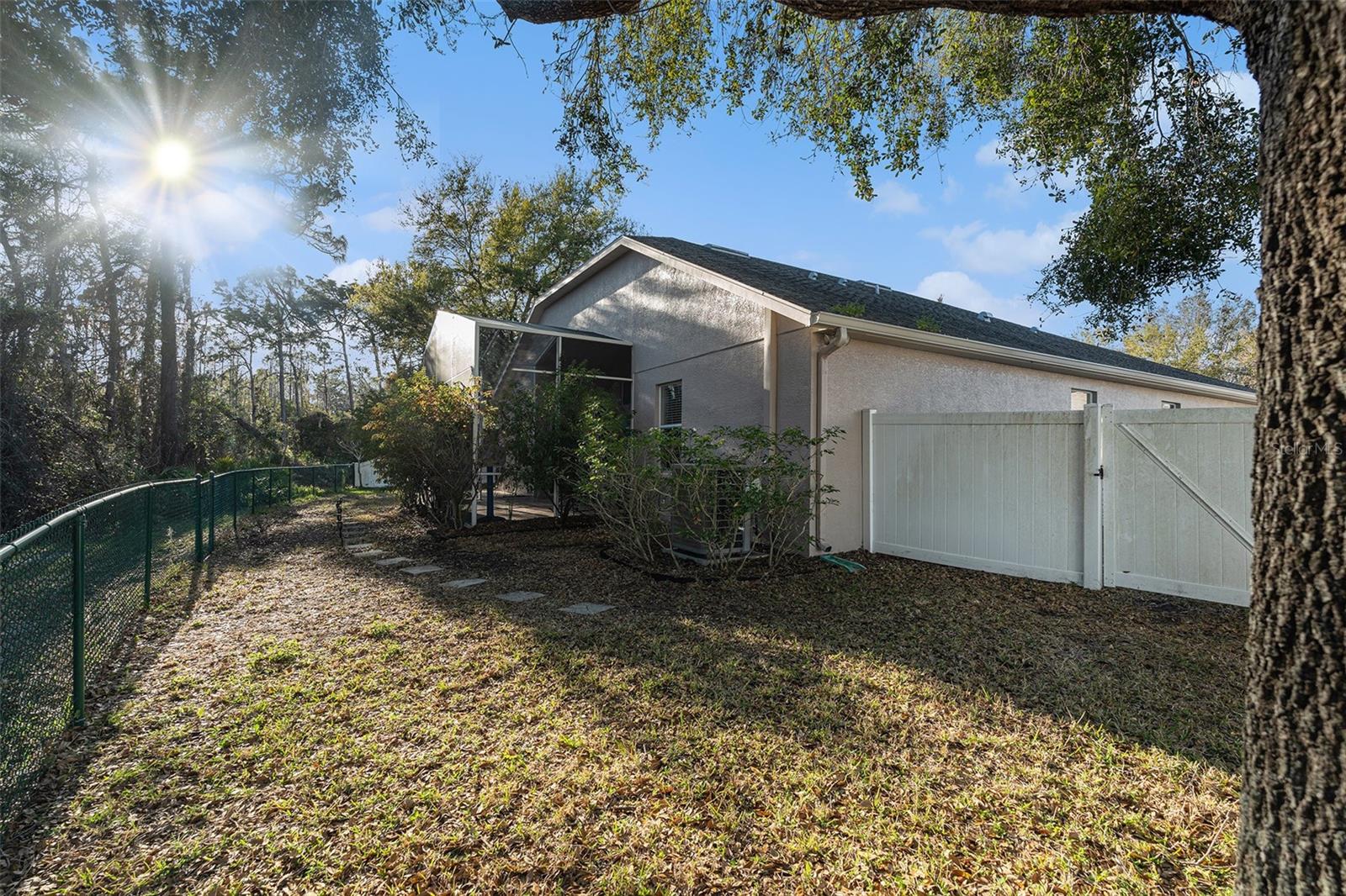 Listing photo id 21 for 10623 Pearl Berry Loop