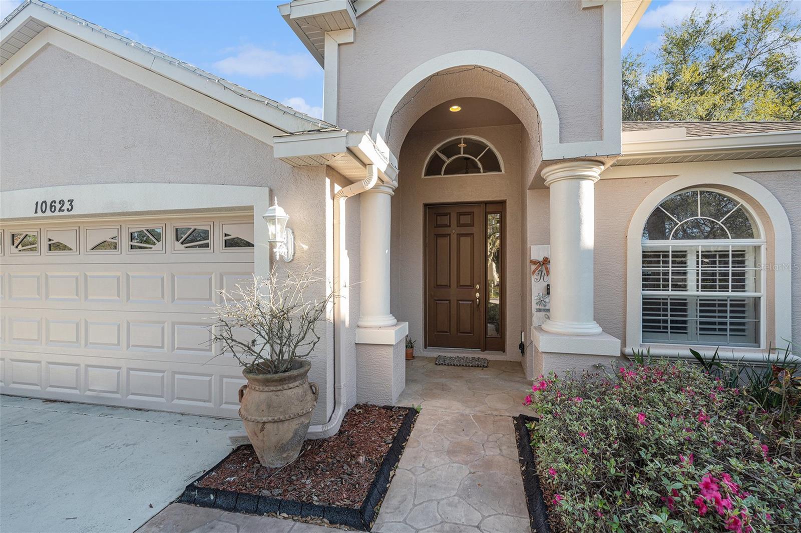 Listing photo id 1 for 10623 Pearl Berry Loop