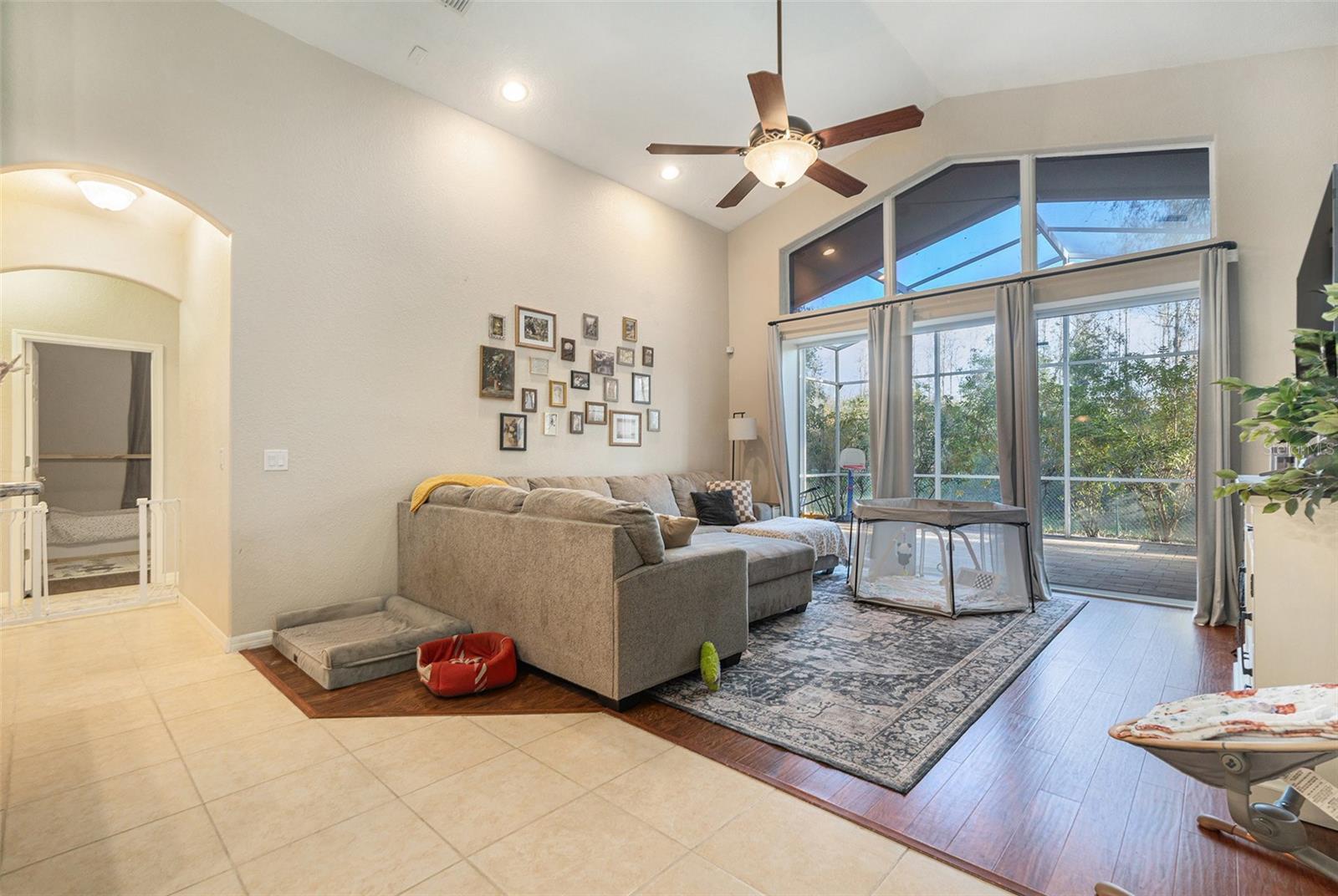 Listing photo id 2 for 10623 Pearl Berry Loop