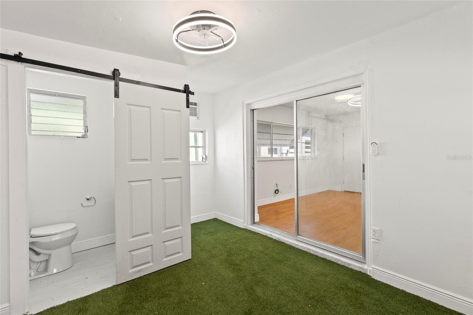 Image 14 of 16 For 250 Rosery Road 314