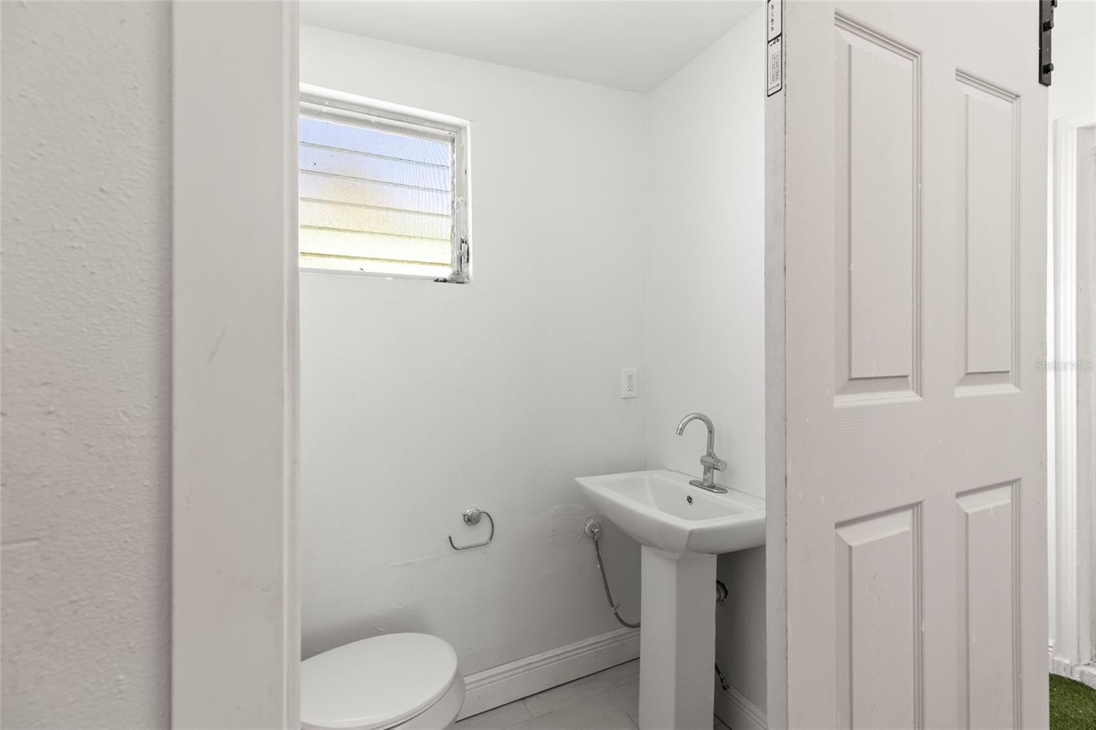 Image 15 of 16 For 250 Rosery Road 314
