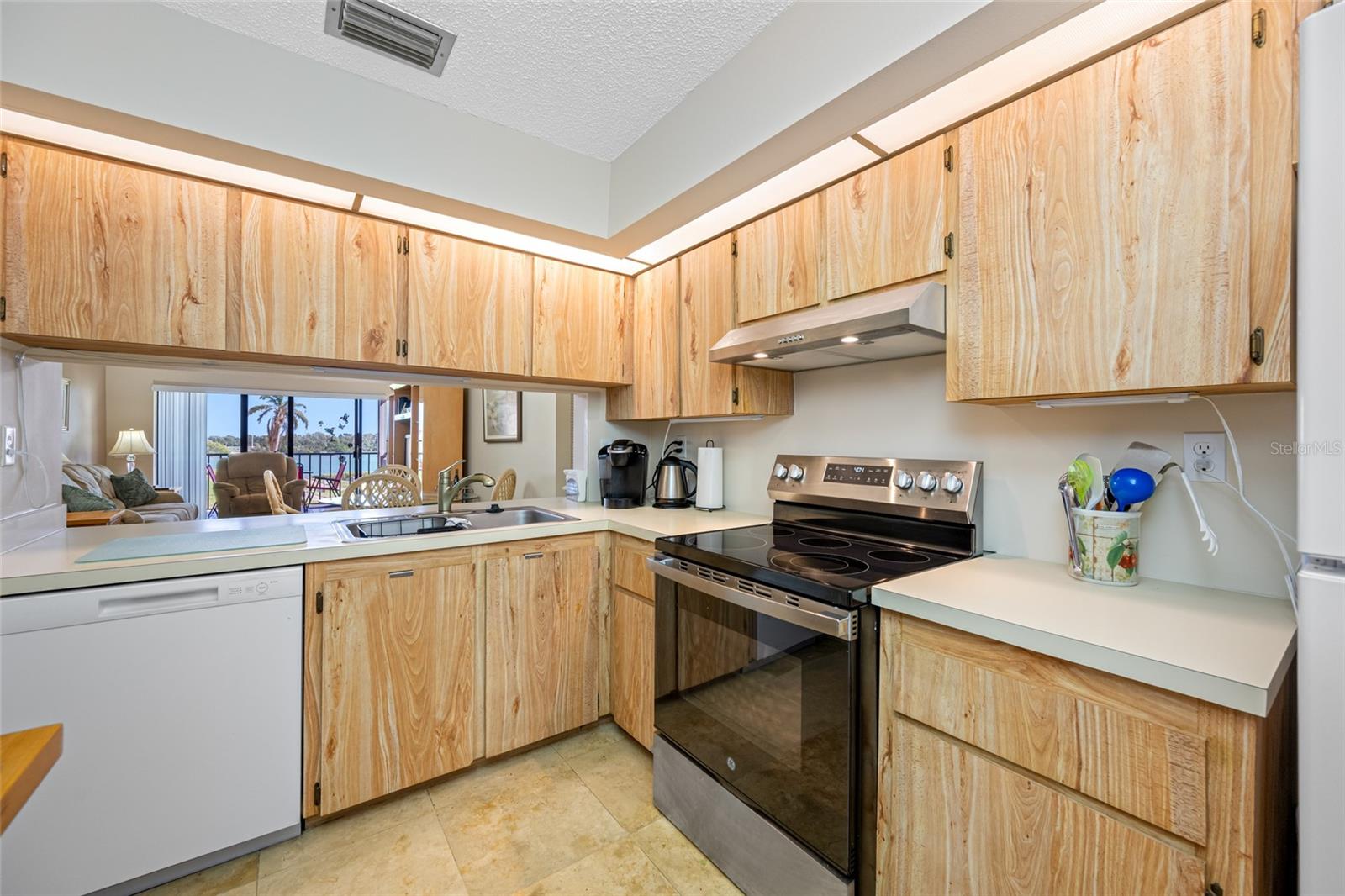 Image 8 of 45 For 6357 Bahia Del Mar Boulevard 206