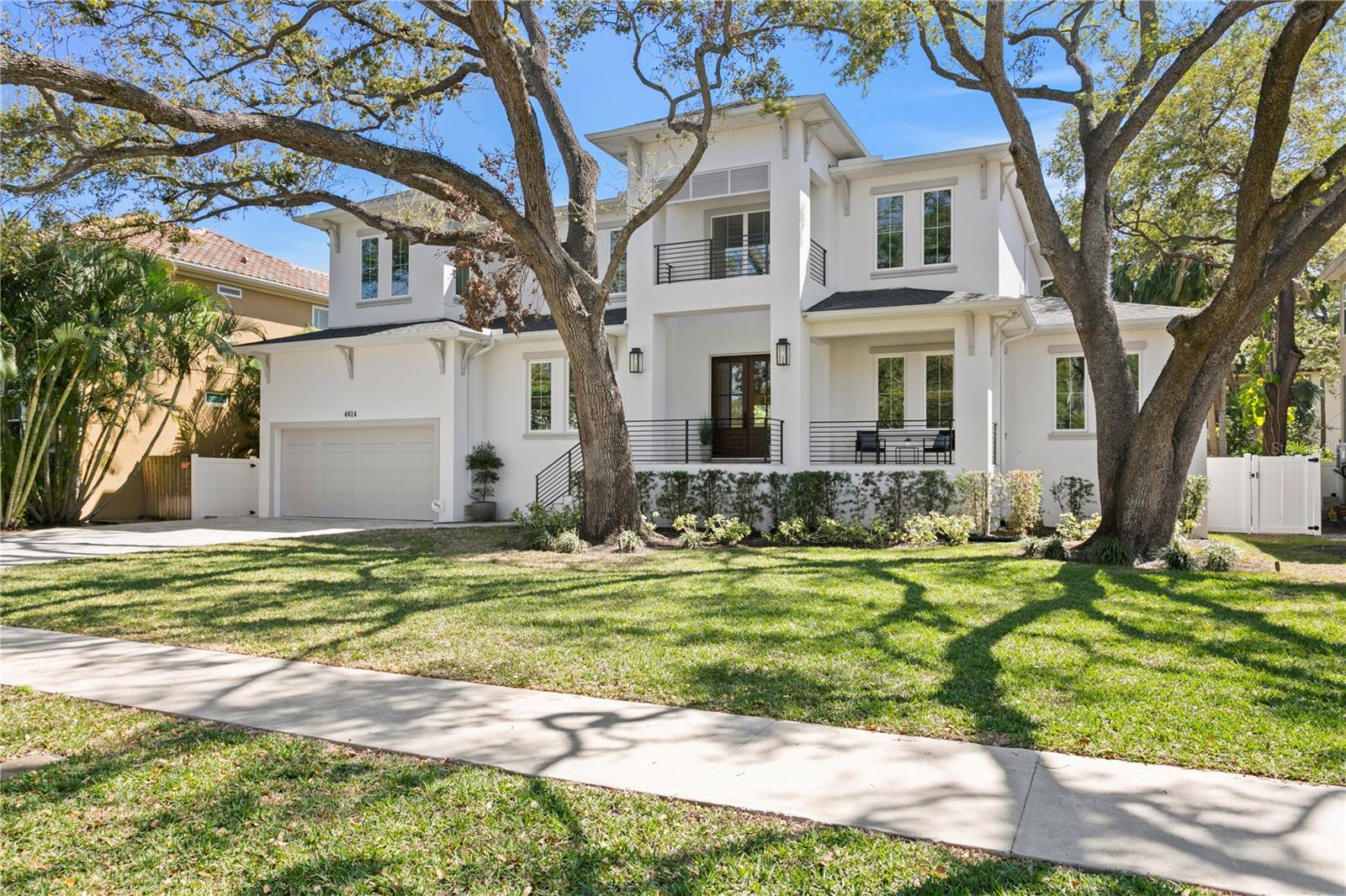 Listing photo id 65 for 4614 Lowell Avenue