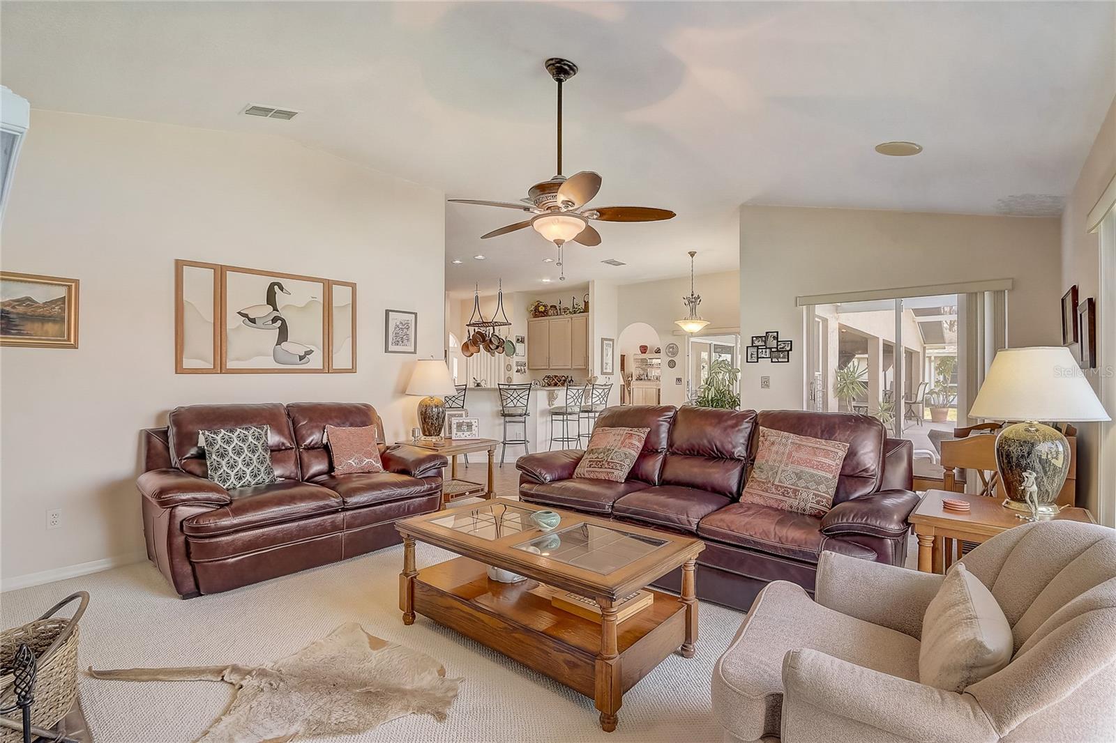 Image 13 of 40 For 10837 Versailles Boulevard