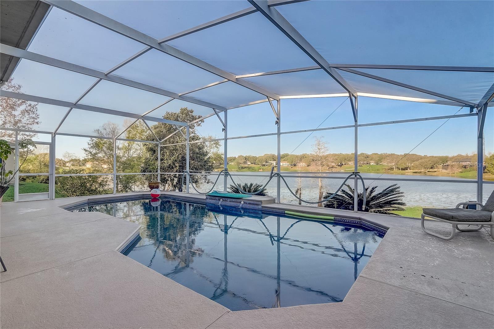 Image 3 of 40 For 10837 Versailles Boulevard