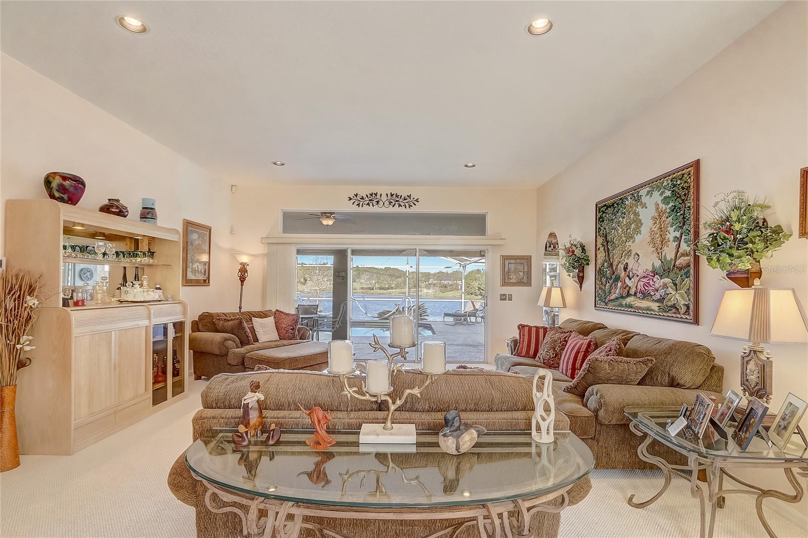Image 5 of 40 For 10837 Versailles Boulevard
