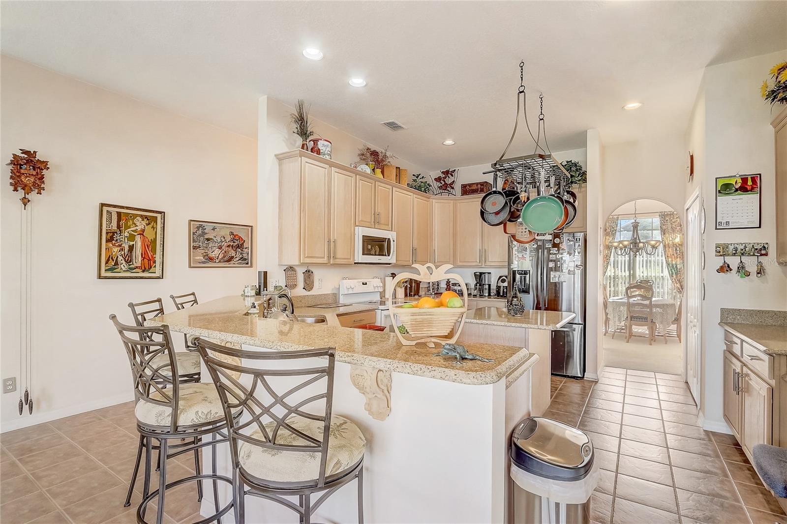 Image 8 of 40 For 10837 Versailles Boulevard