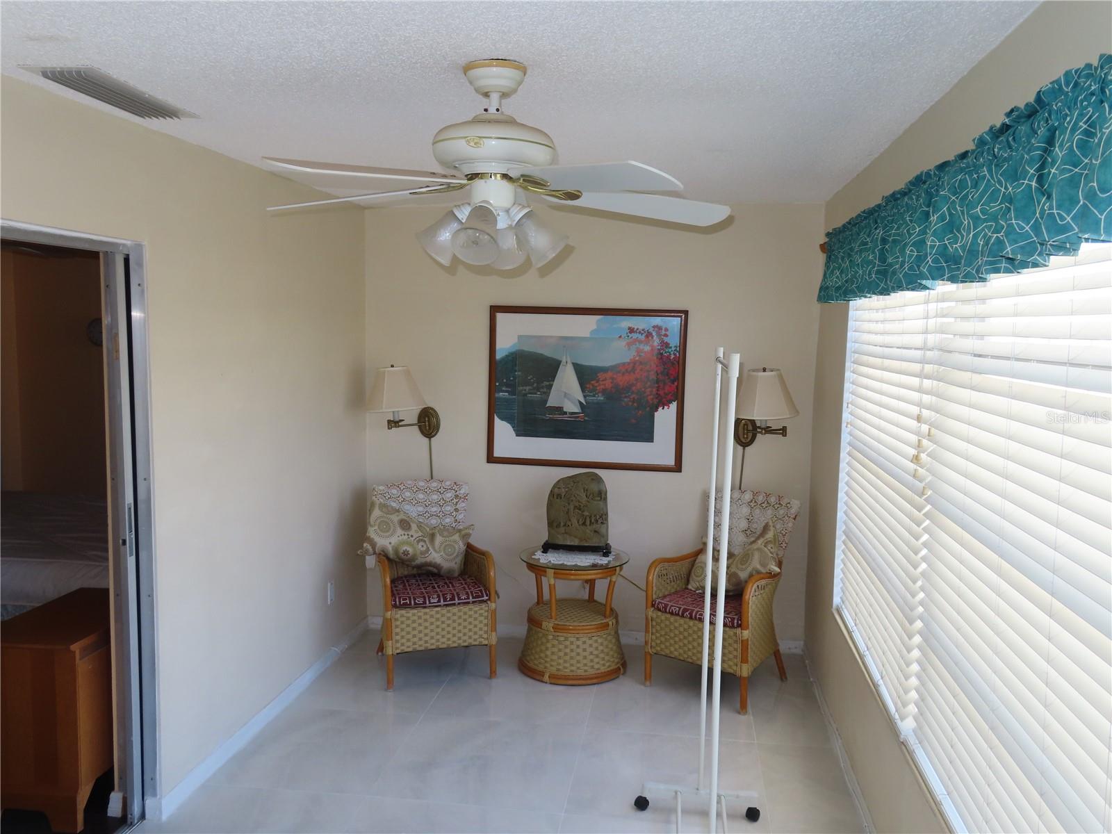 Listing photo id 13 for 2960 59th Street S 501