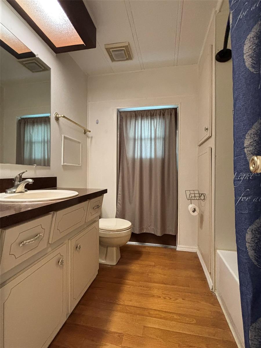 Listing photo id 12 for 21 Frangipani Circle