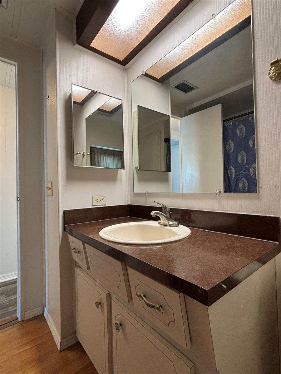 Listing photo id 13 for 21 Frangipani Circle