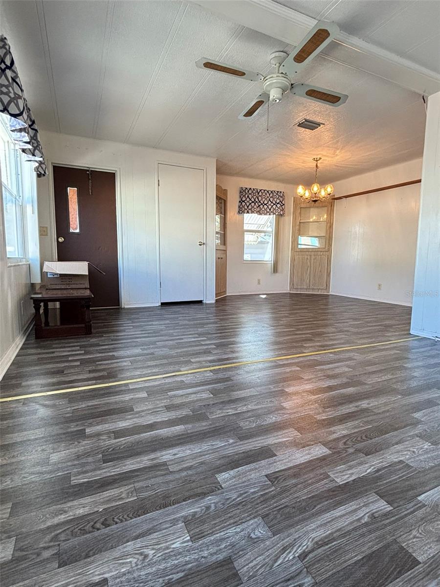 Listing photo id 3 for 21 Frangipani Circle