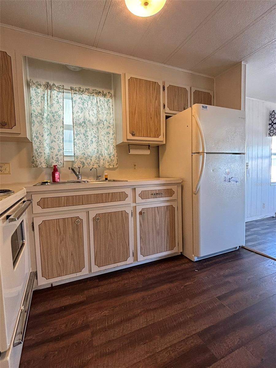 Listing photo id 7 for 21 Frangipani Circle