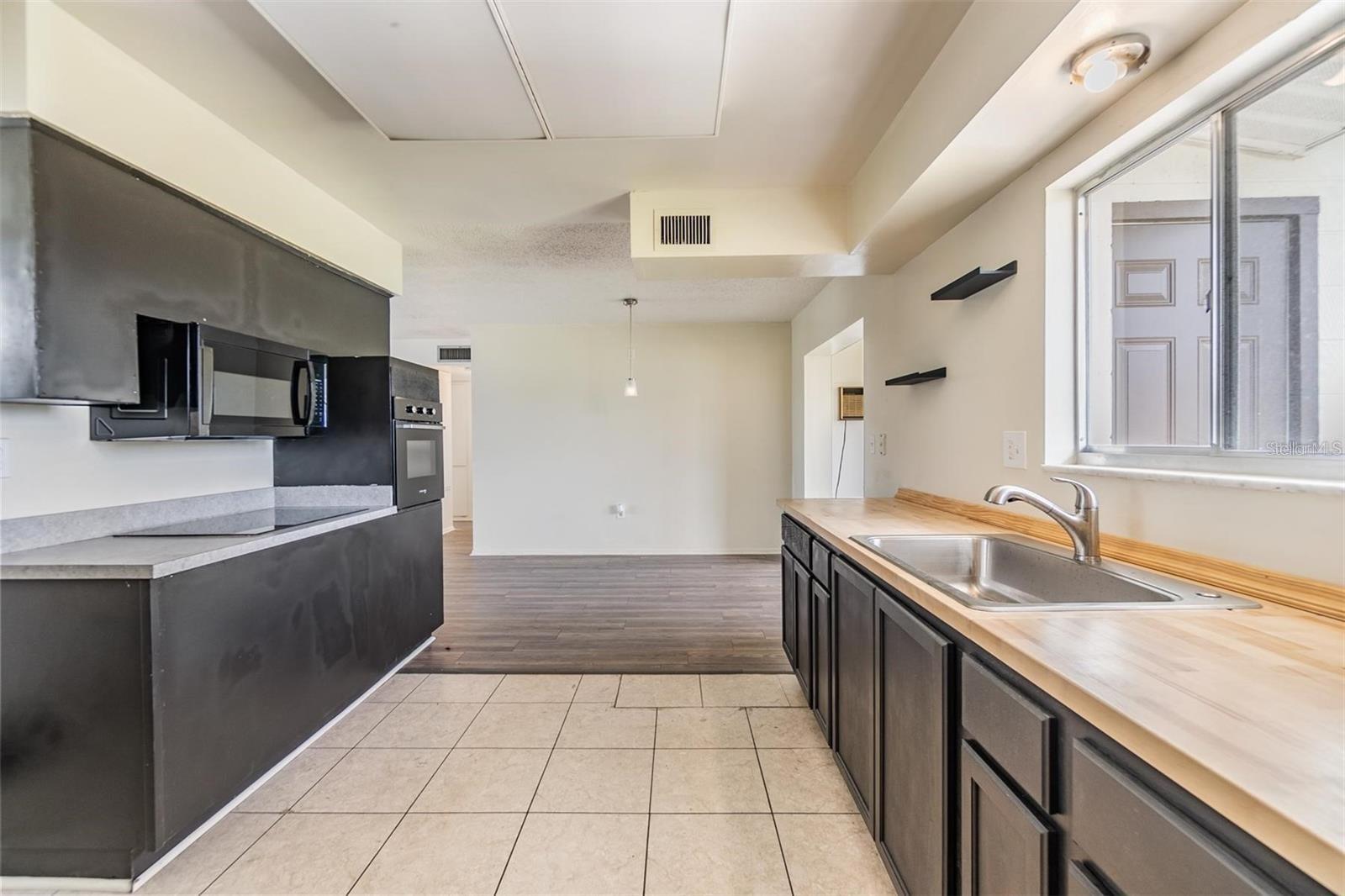Image 11 of 40 For 1515 Danbury Drive
