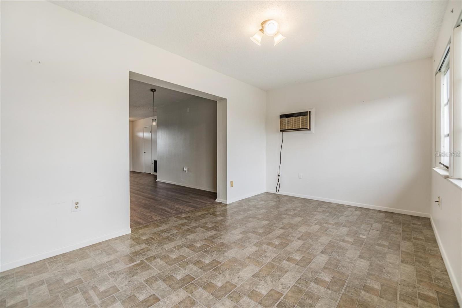Image 14 of 40 For 1515 Danbury Drive