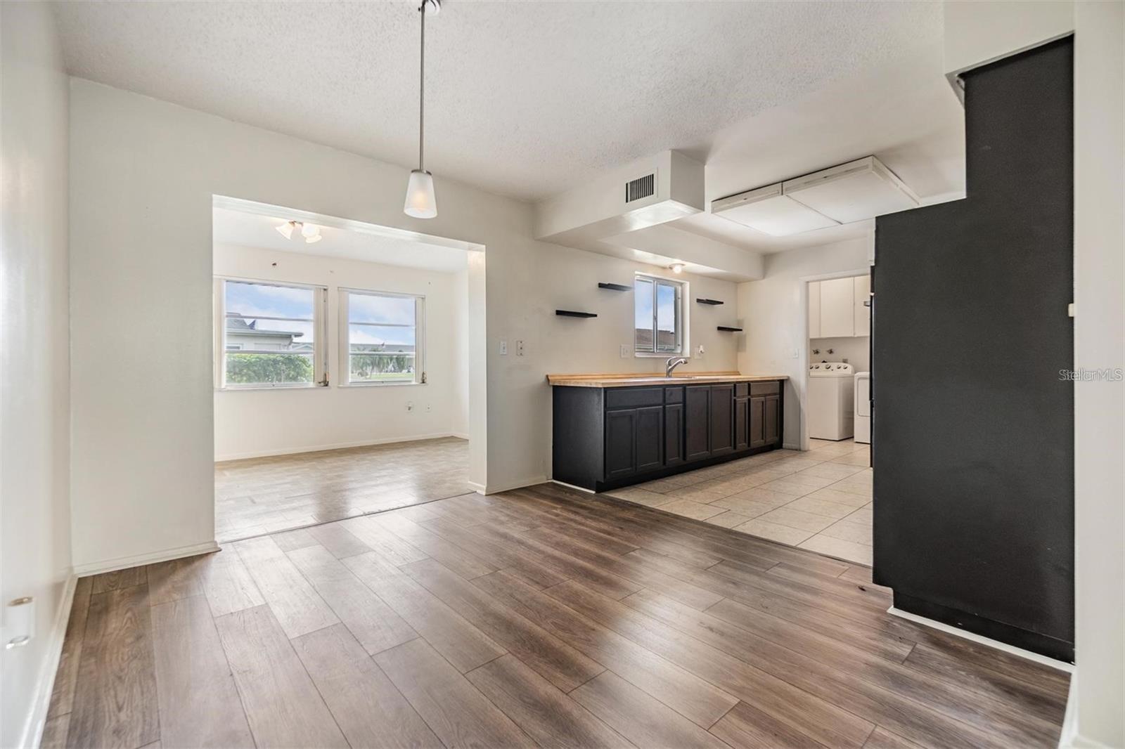 Image 6 of 40 For 1515 Danbury Drive