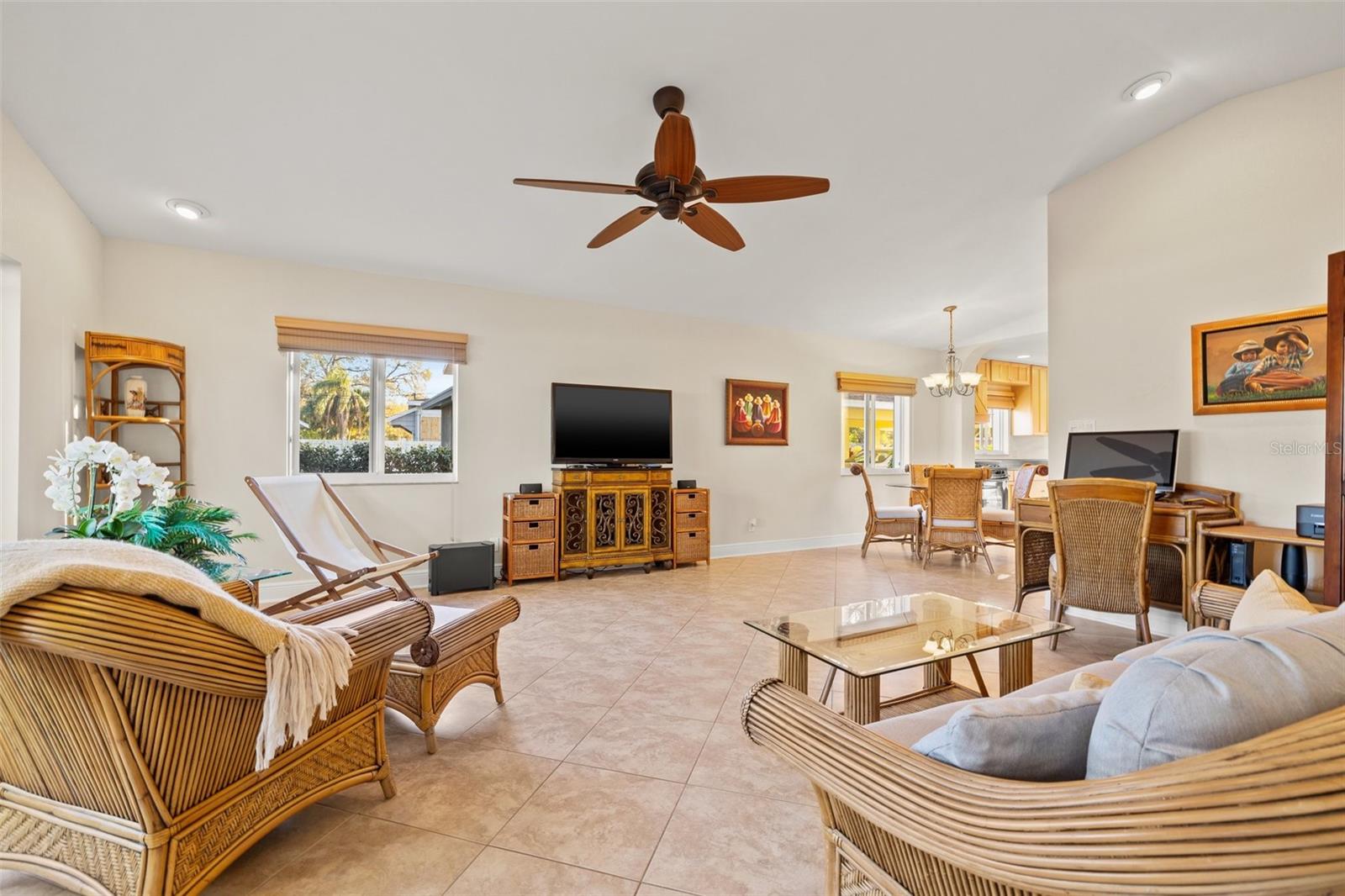 Listing photo id 13 for 2819 Boca Ciega Drive N