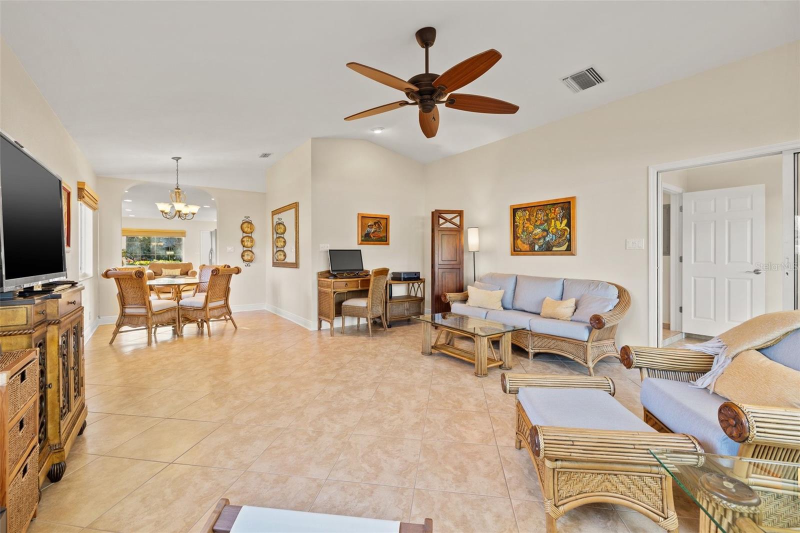 Listing photo id 14 for 2819 Boca Ciega Drive N