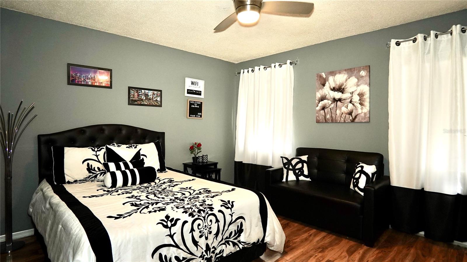 Image 11 of 23 For 10440 Laval Street
