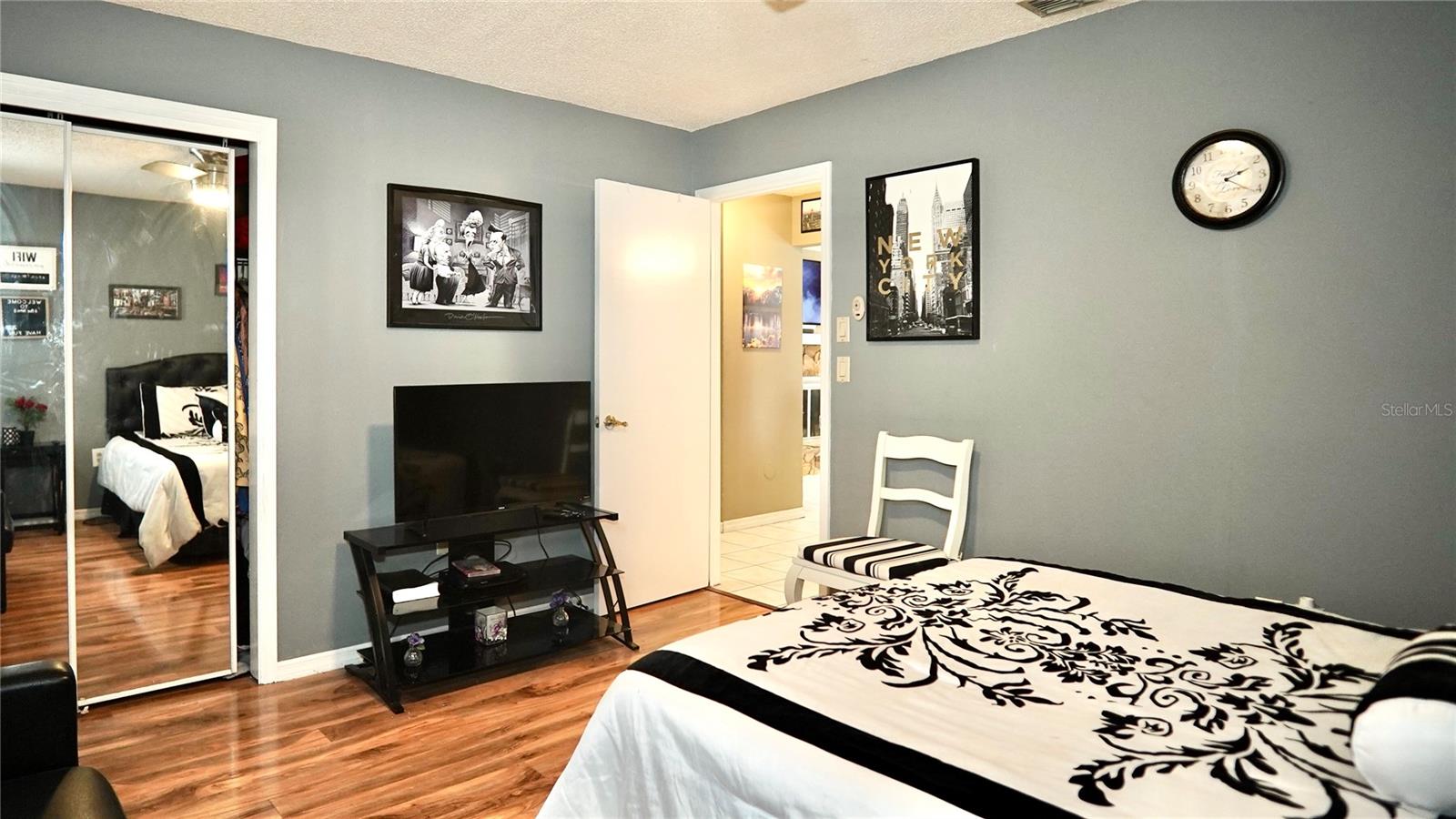 Image 12 of 23 For 10440 Laval Street