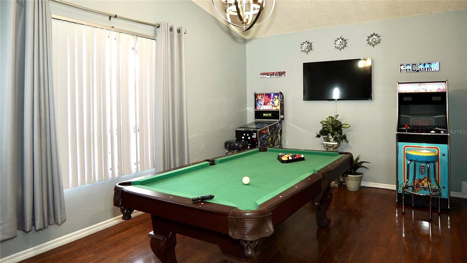 Image 3 of 23 For 10440 Laval Street