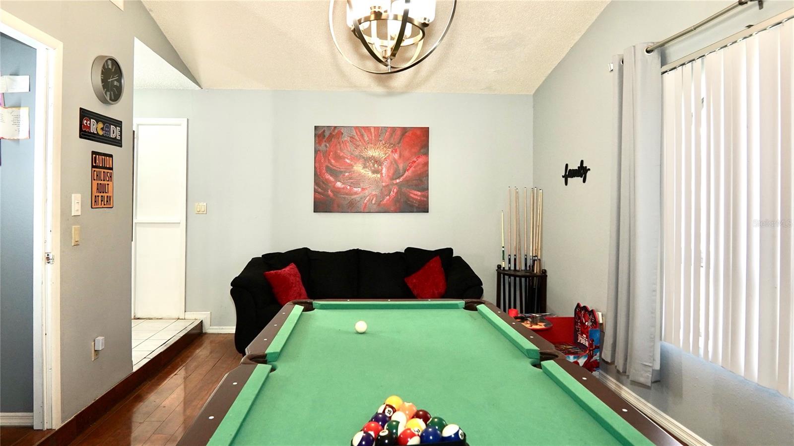 Image 4 of 23 For 10440 Laval Street