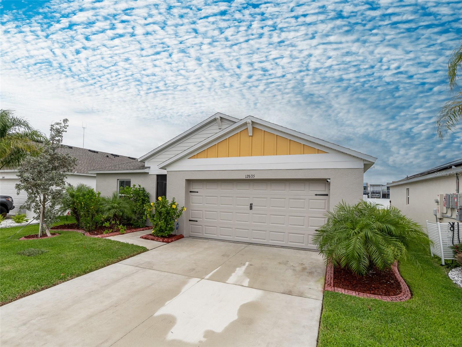 Listing photo id 1 for 12635 Tannencrest Drive