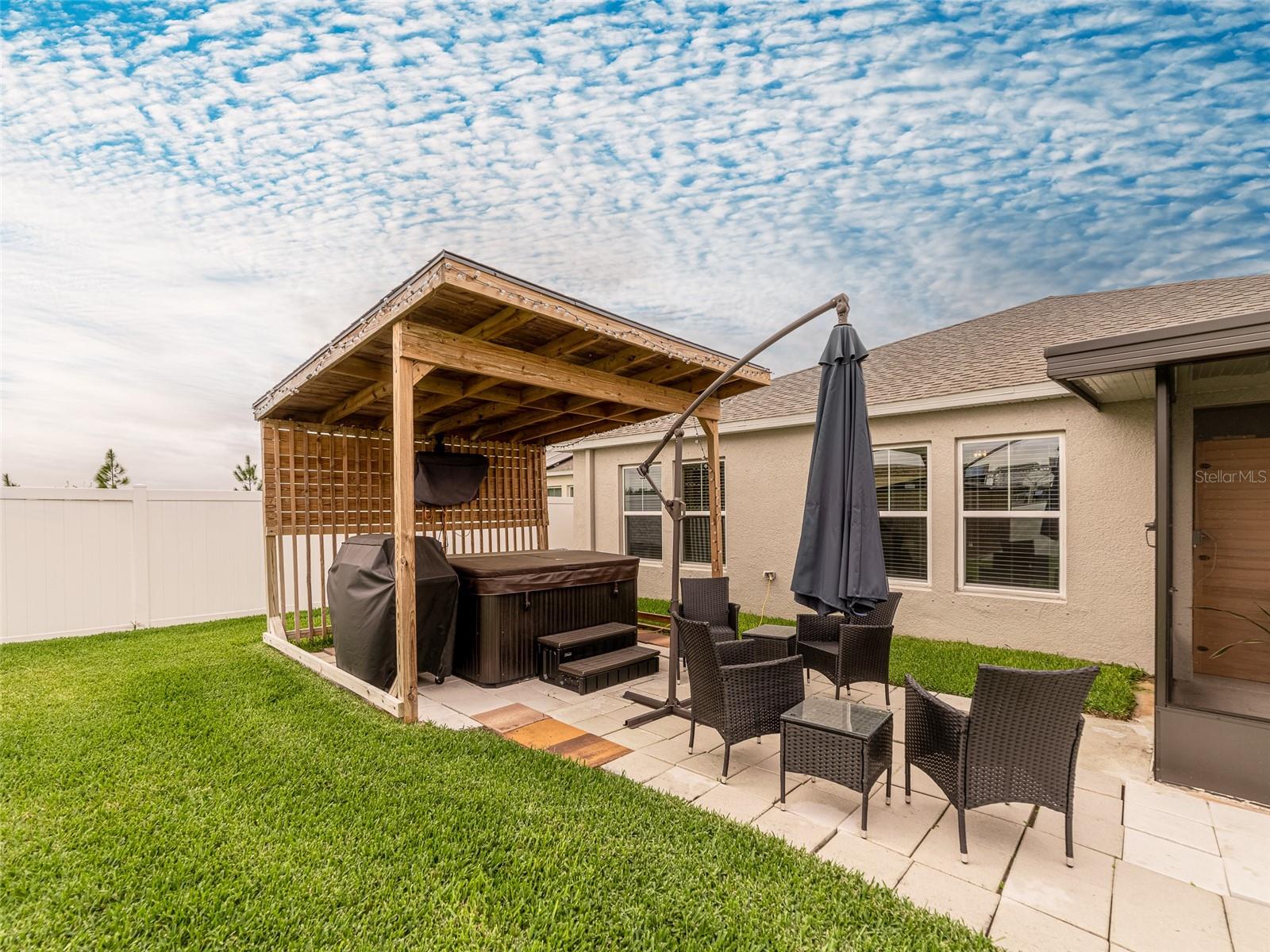 Listing photo id 30 for 12635 Tannencrest Drive