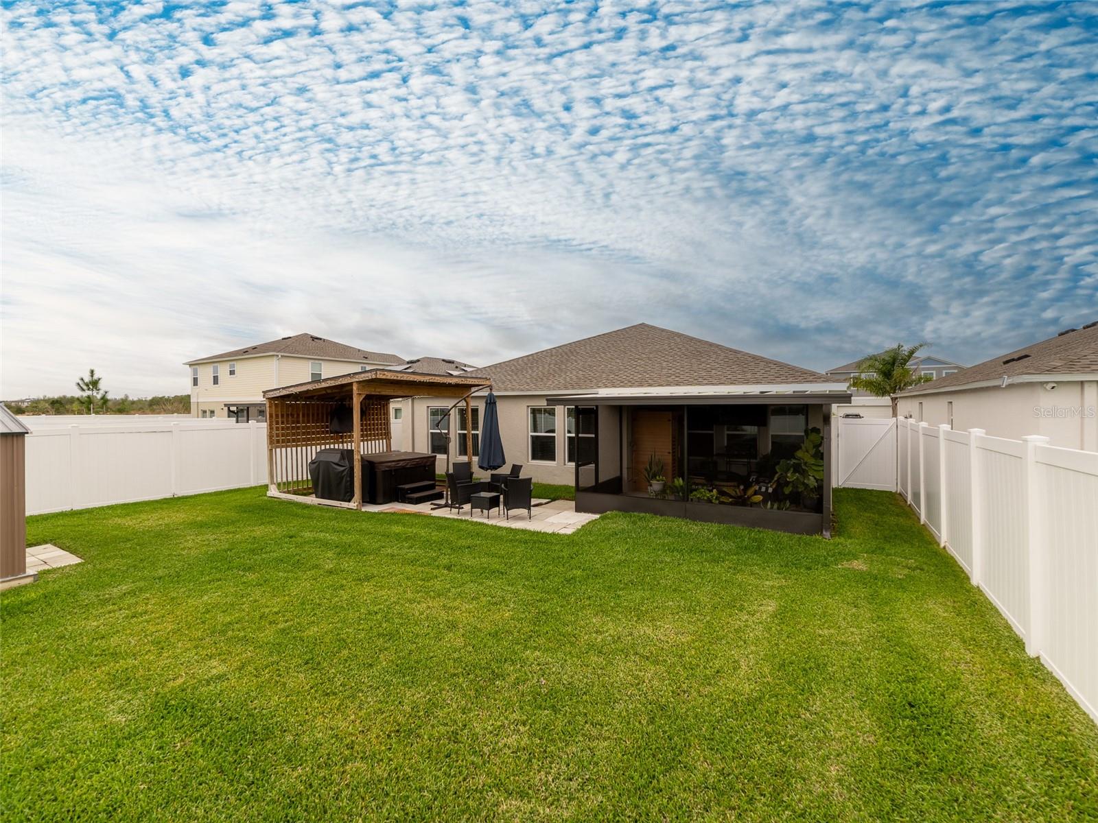 Listing photo id 31 for 12635 Tannencrest Drive