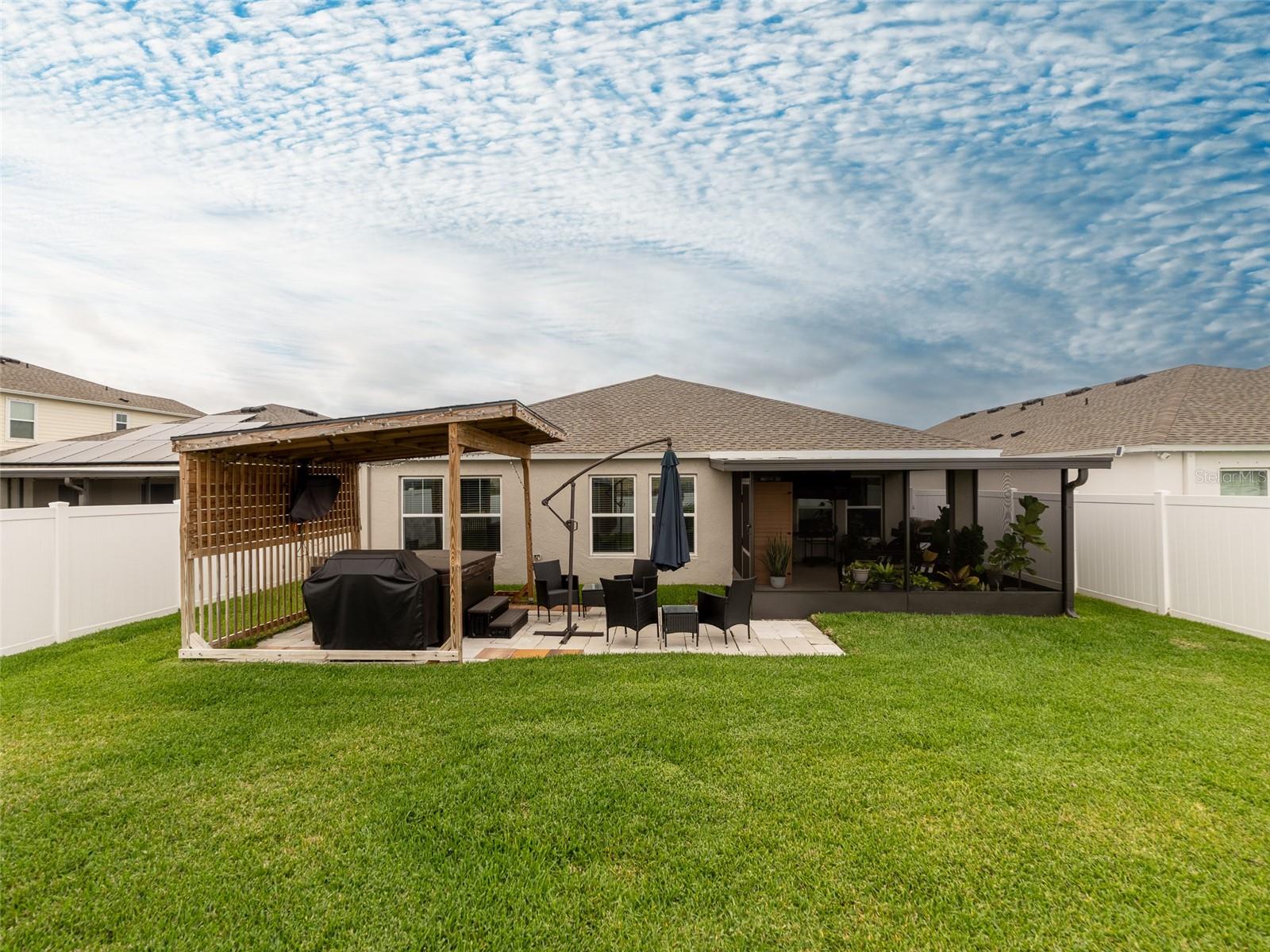 Listing photo id 32 for 12635 Tannencrest Drive