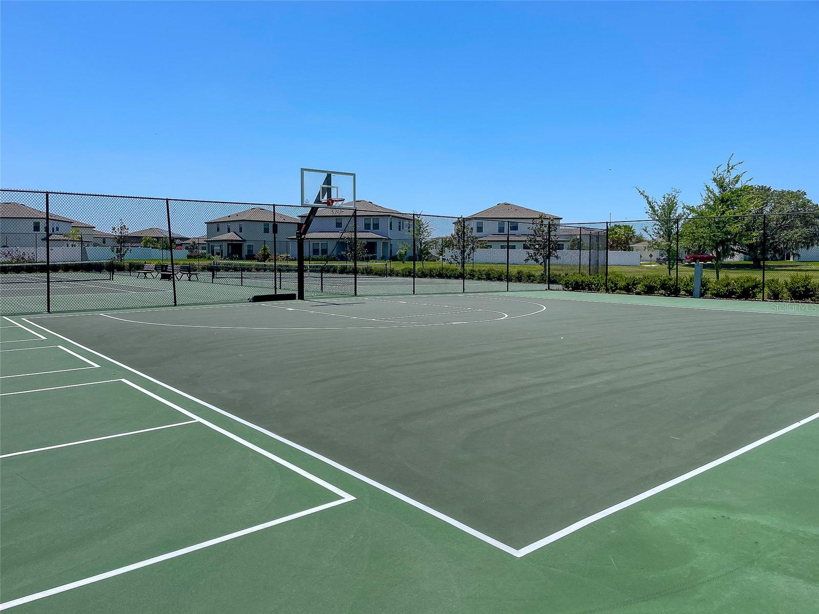Listing photo id 37 for 12635 Tannencrest Drive