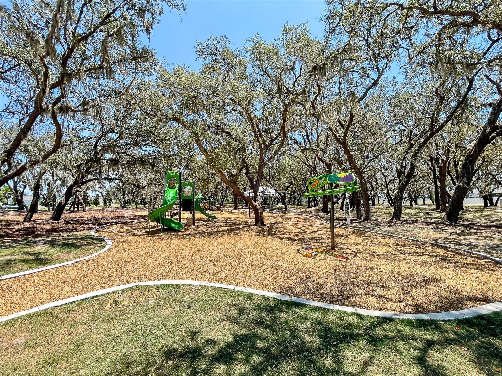 Listing photo id 40 for 12635 Tannencrest Drive