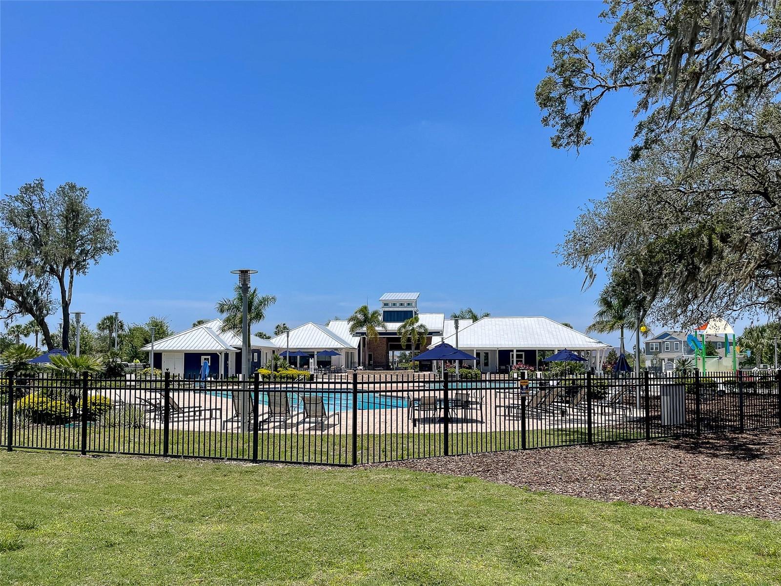 Listing photo id 41 for 12635 Tannencrest Drive
