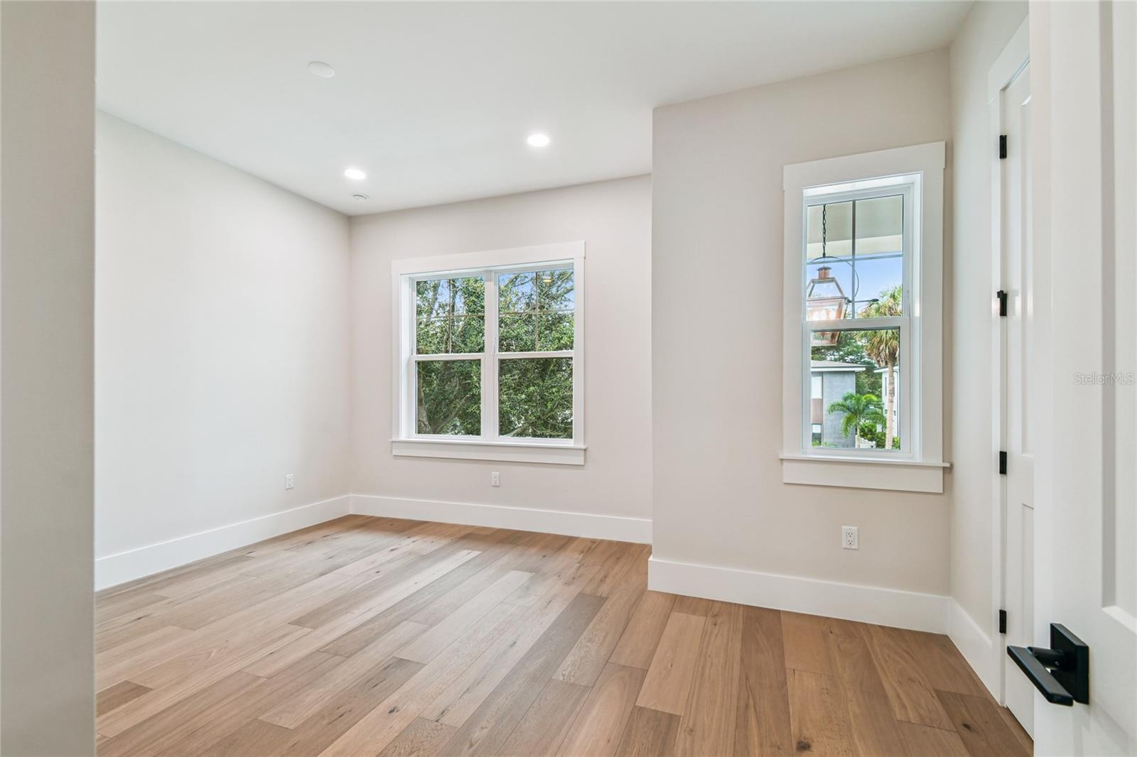 Image 19 of 29 For 211 Renellie Drive