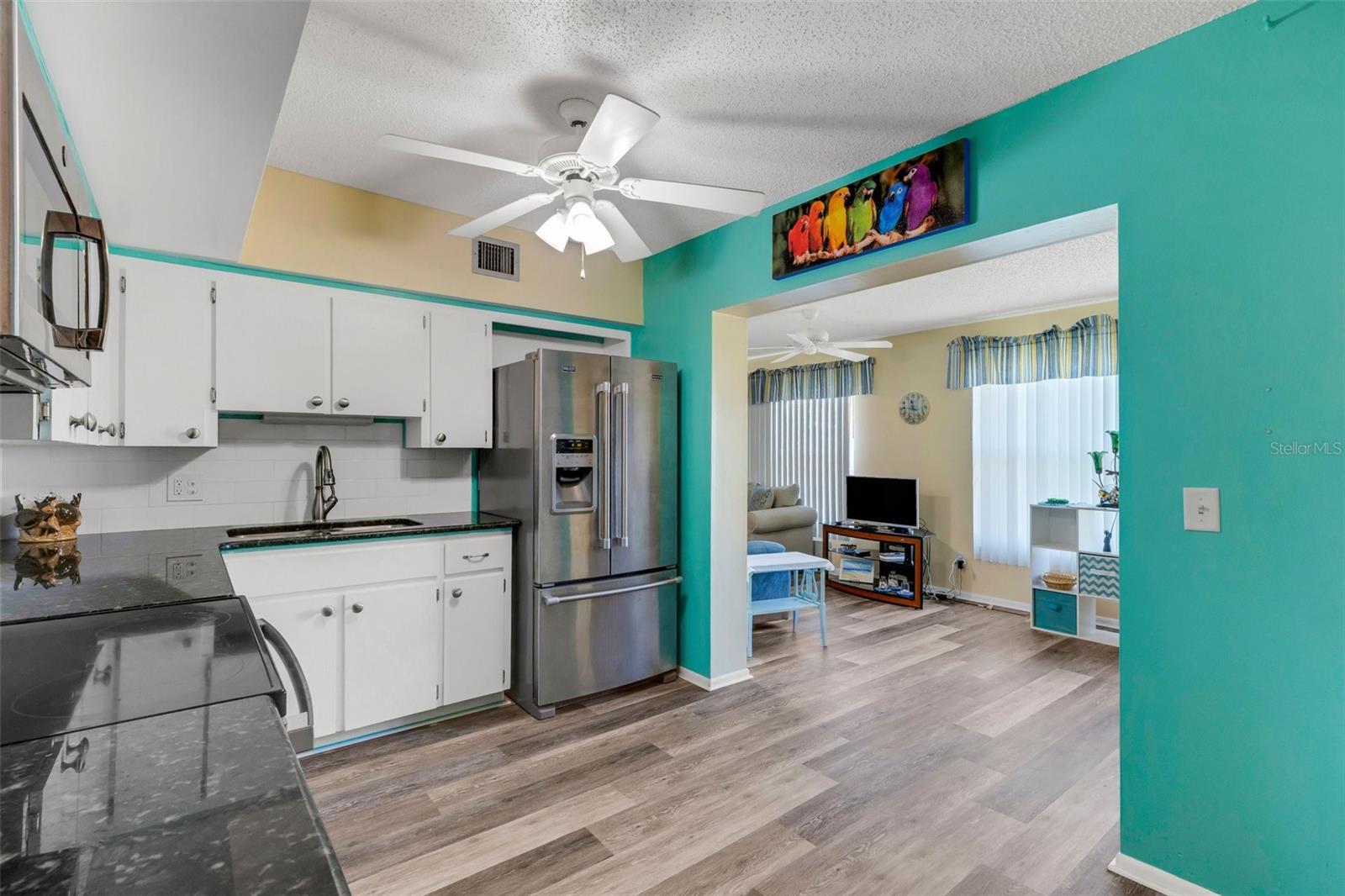 Image 15 of 56 For 2401 Ecuadorian Way 57