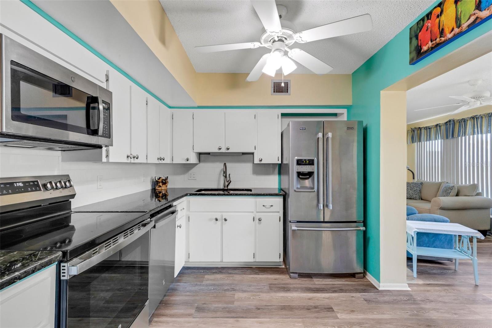 Image 16 of 56 For 2401 Ecuadorian Way 57