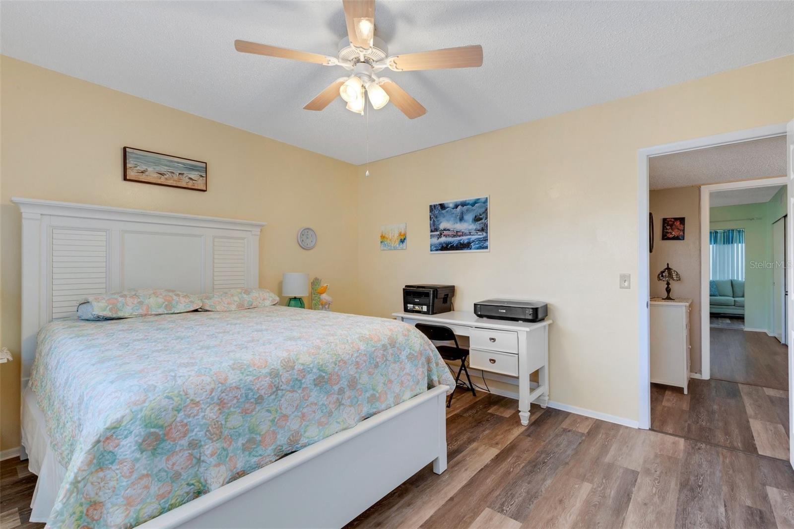 Image 31 of 56 For 2401 Ecuadorian Way 57