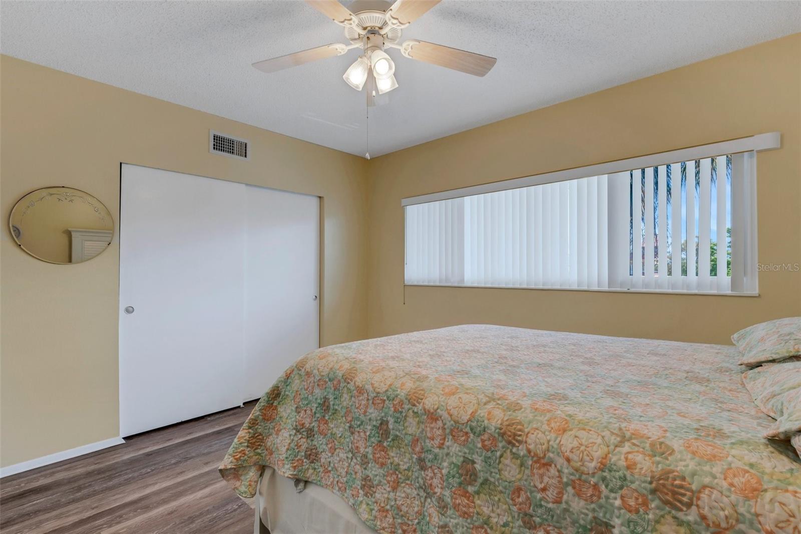 Image 33 of 56 For 2401 Ecuadorian Way 57