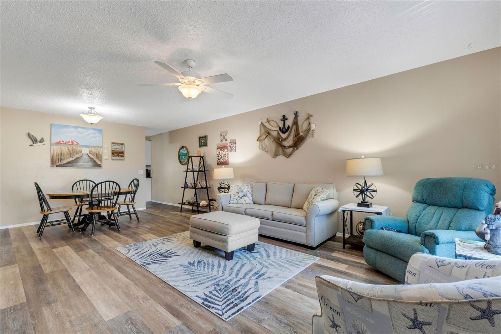 Image 7 of 56 For 2401 Ecuadorian Way 57