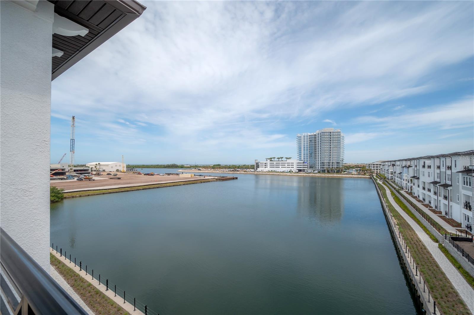 Listing photo id 2 for 5351 Bridge Street 99