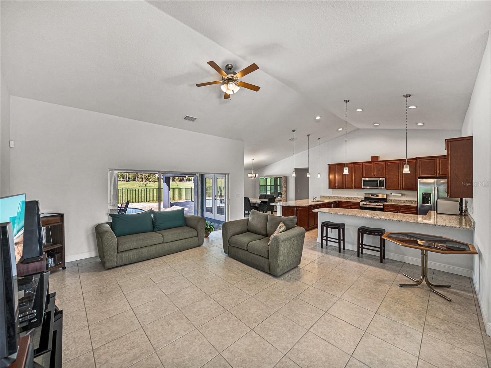 Listing photo id 10 for 17703 Country Squire Lane