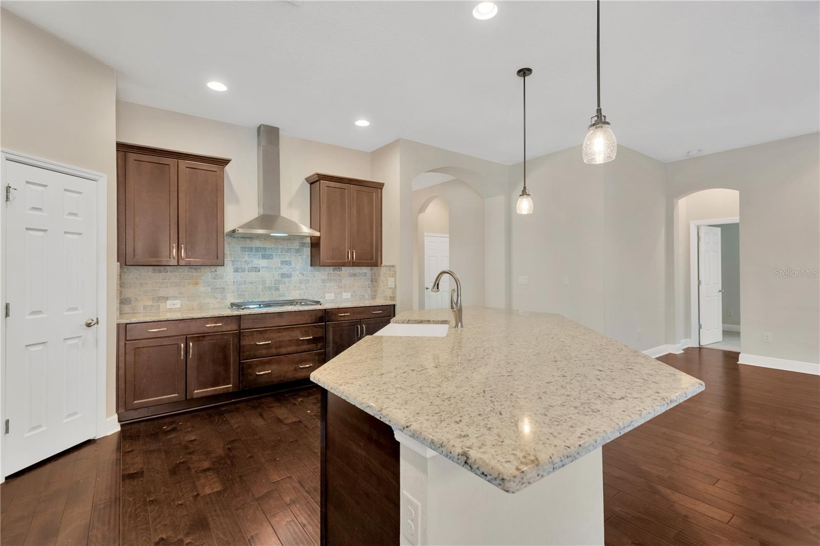 Listing photo id 9 for 4127 Broad Porch Run