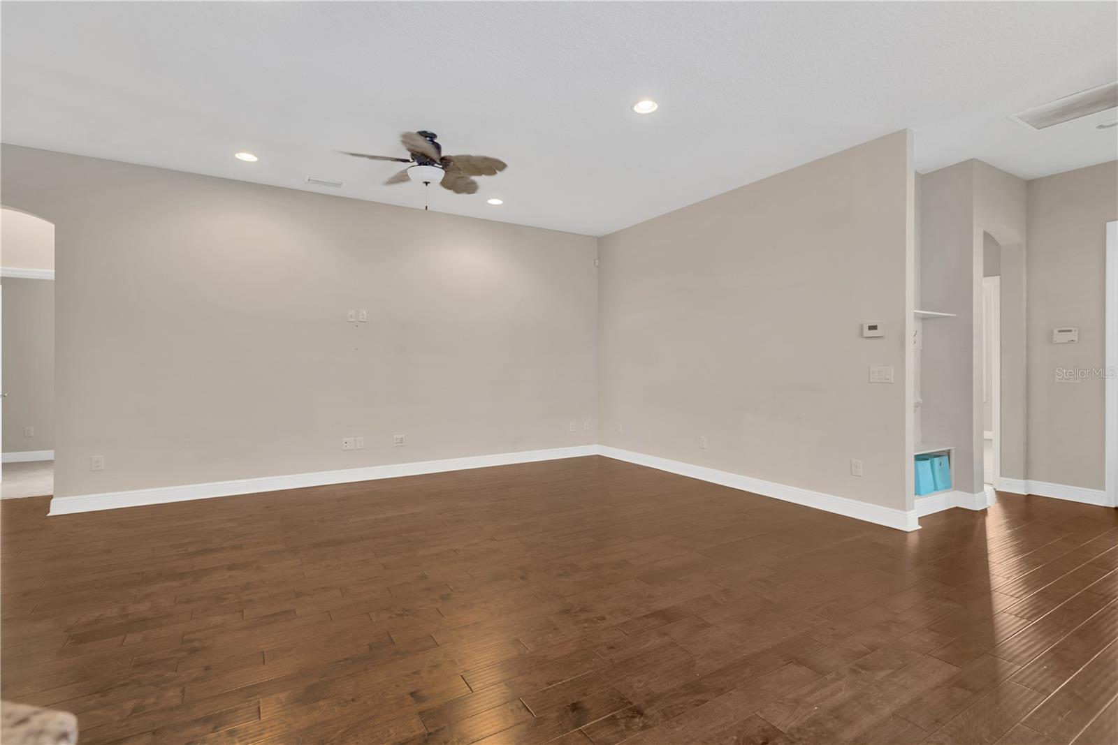 Listing photo id 15 for 4127 Broad Porch Run
